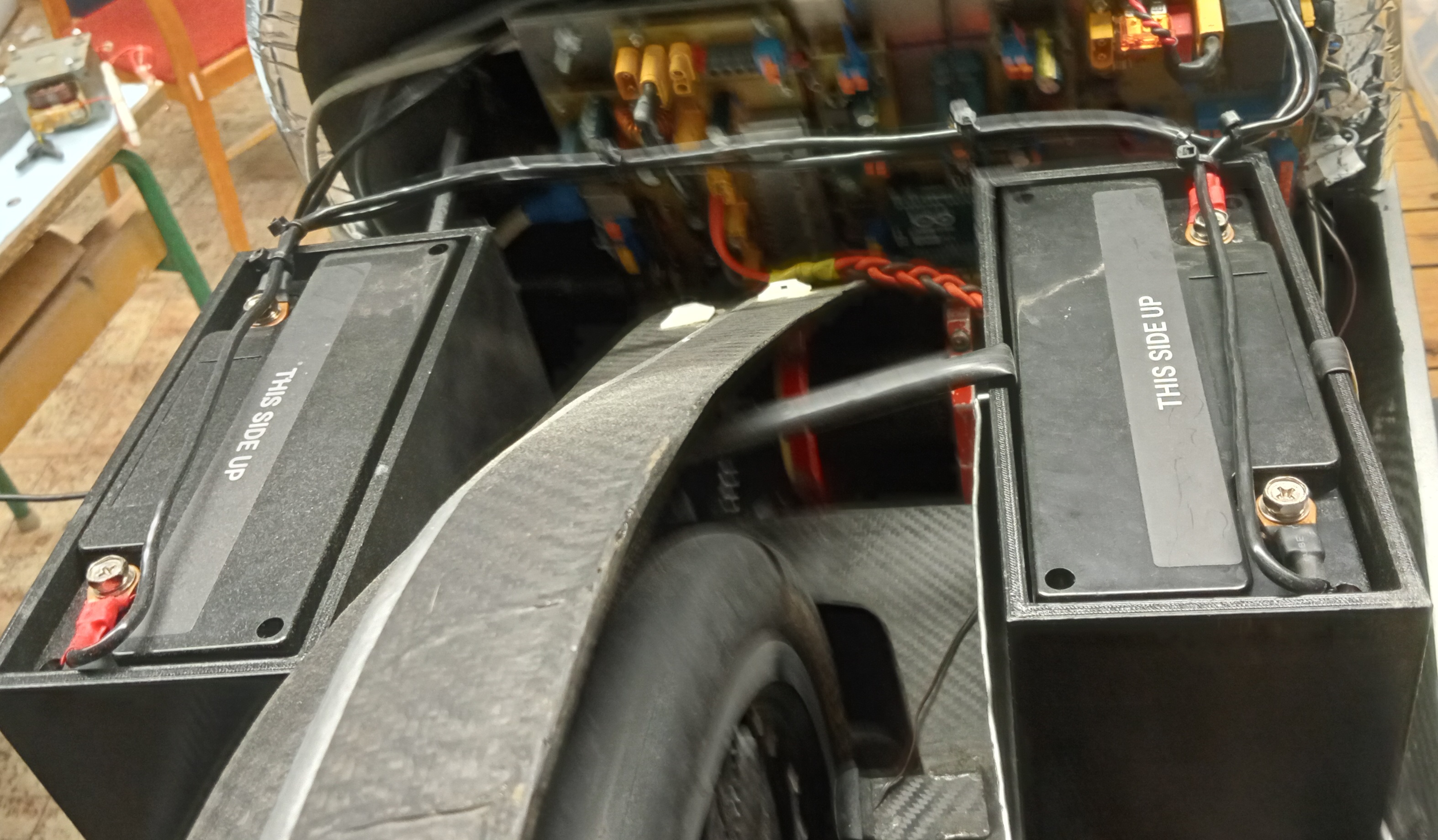 Akkumulátor tartó felülnézetből.